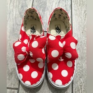 Vans Kids Minnie Mouse Disney Red and White Polka Dot Sneakers Kids Size 2